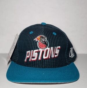 NWT Vintage 90s Detroit Pistons Logo Athletic Hat Snapback Cap 🔥